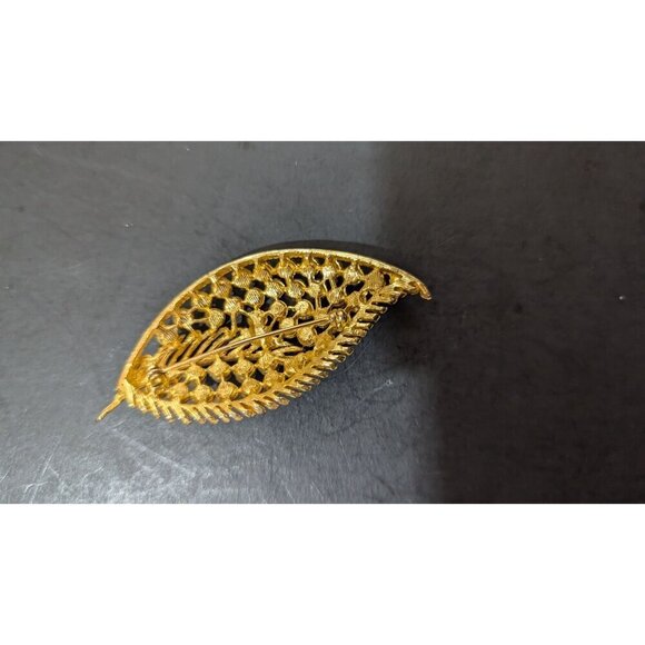 Vintage Leaf-Shaped Brooch Pin With Faux Pearls & Gold-Tone Finish - Retro Chic - Picture 4 of 5